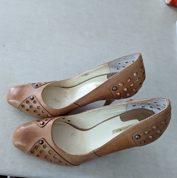 Max studio tan heels - Picture 1 of 5